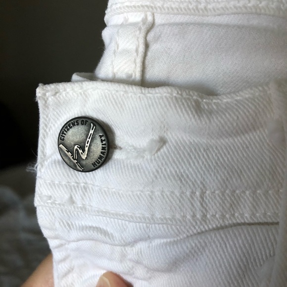 Citizens of Humanity gorgeous white jean capris - Picture 2 of 7